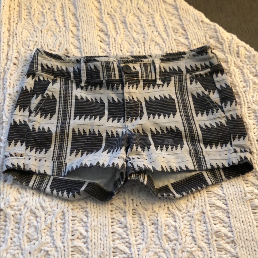 American Eagle black/tan size 2 shorts womens